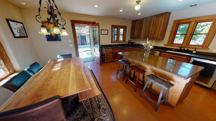 Downtown Villa gallery image 2