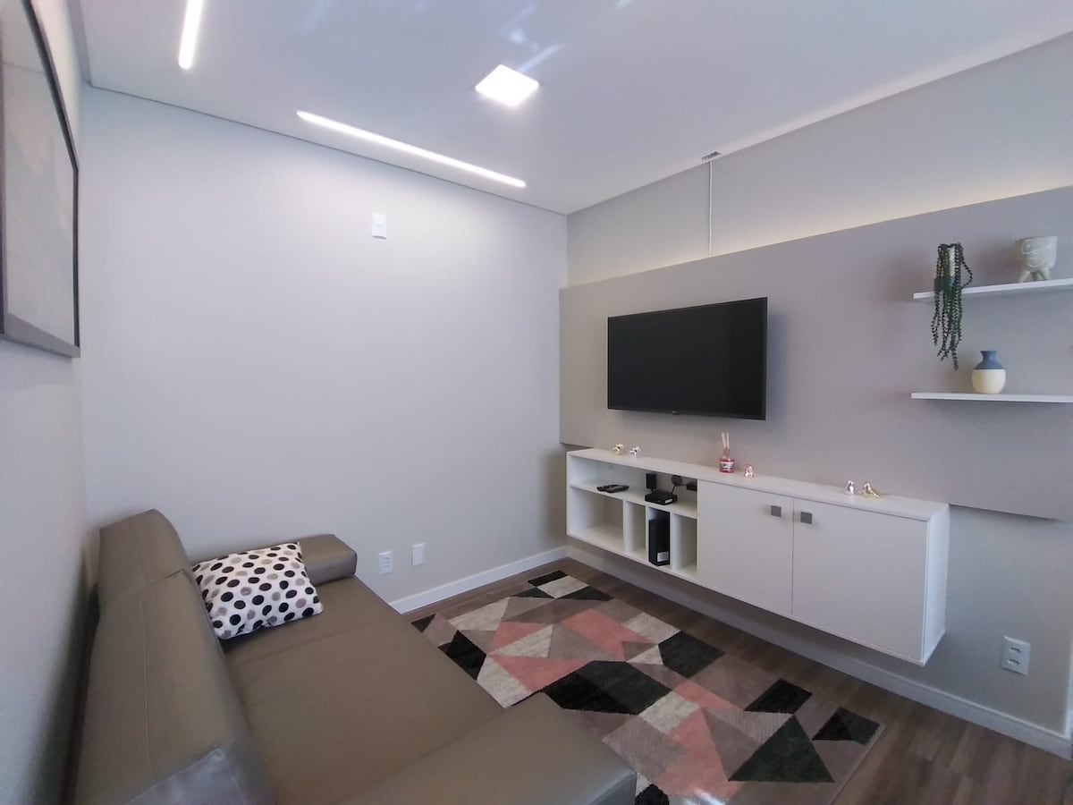 Airbnb em destaque: Apartamento em São José próximo a Arena Opus em São José