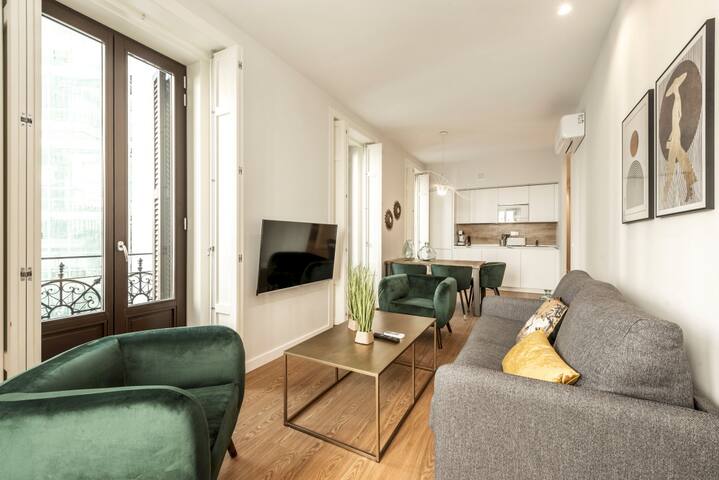 Amazing & bright -3Bedrooms 2Baths -Puerta del Sol gallery image 2