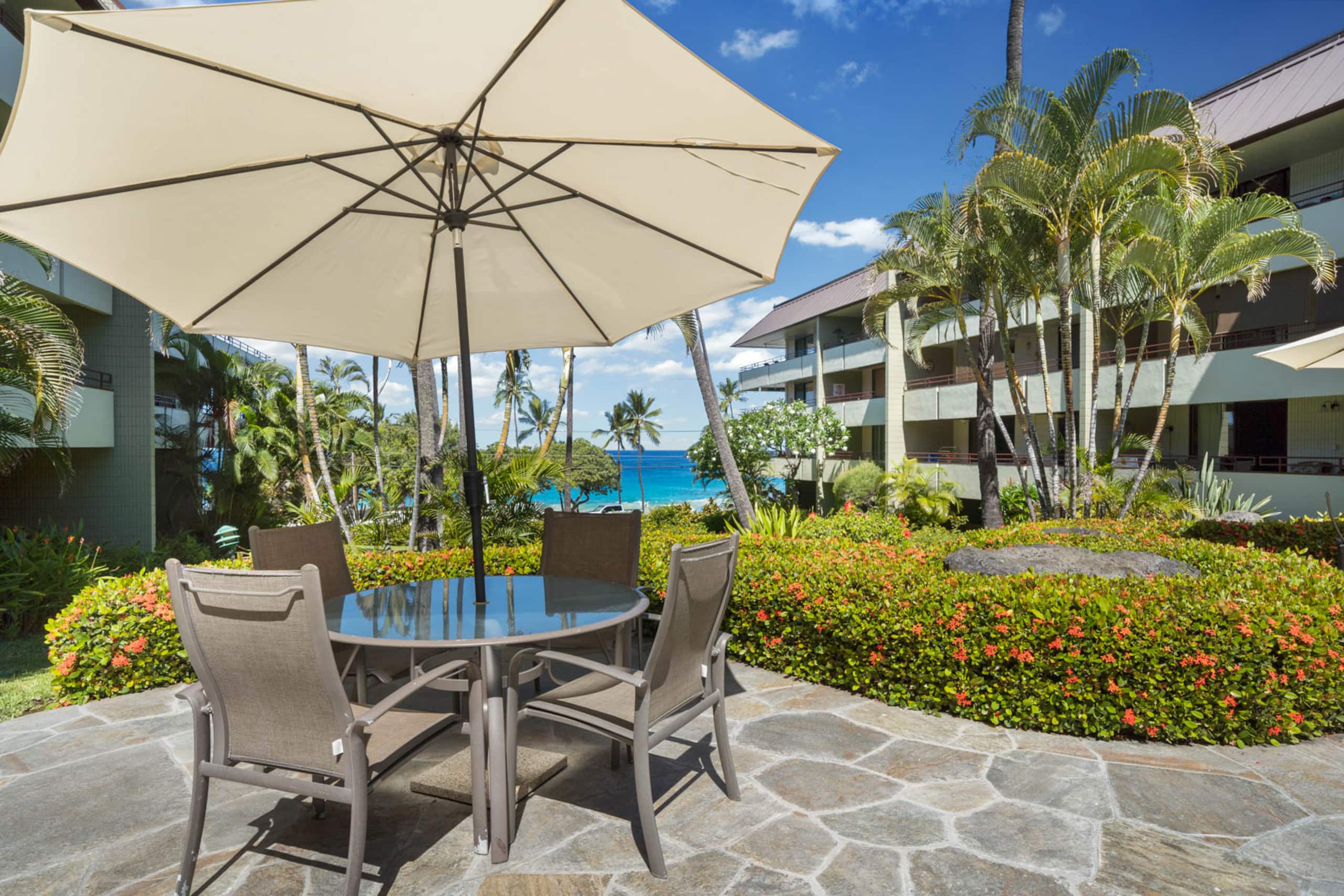 Condo in Kailua-Kona · ★4.91 · 2 bedrooms · 2 beds · 2 baths - Image 50