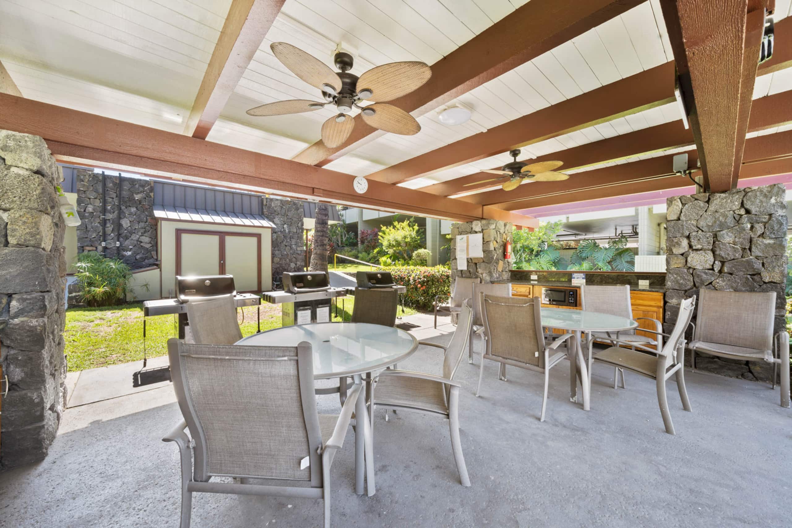 Condo in Kailua-Kona · ★4.91 · 2 bedrooms · 2 beds · 2 baths - Image 51