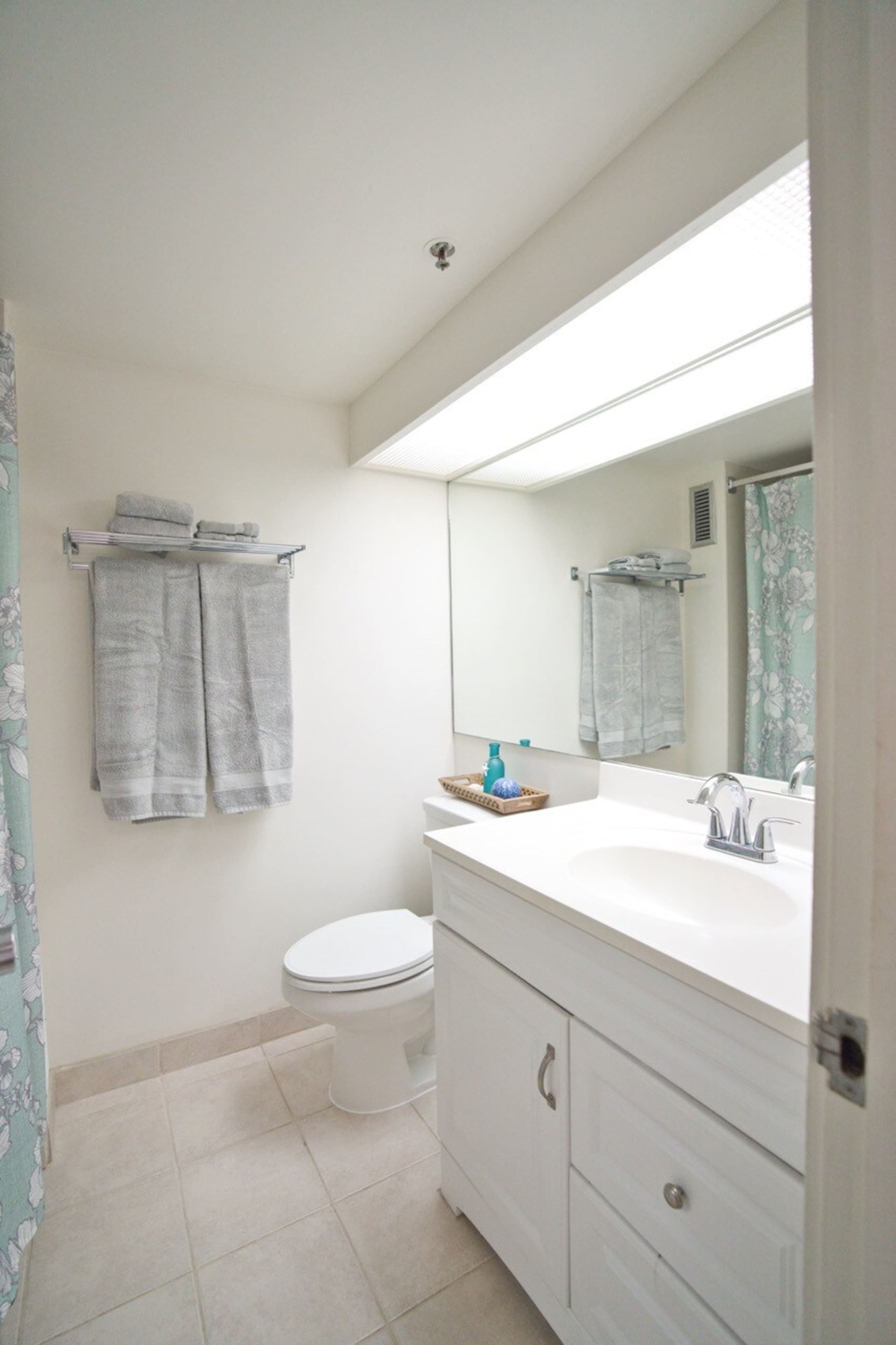 Comfy Studio in Heart of Waikiki with parking - Image 25