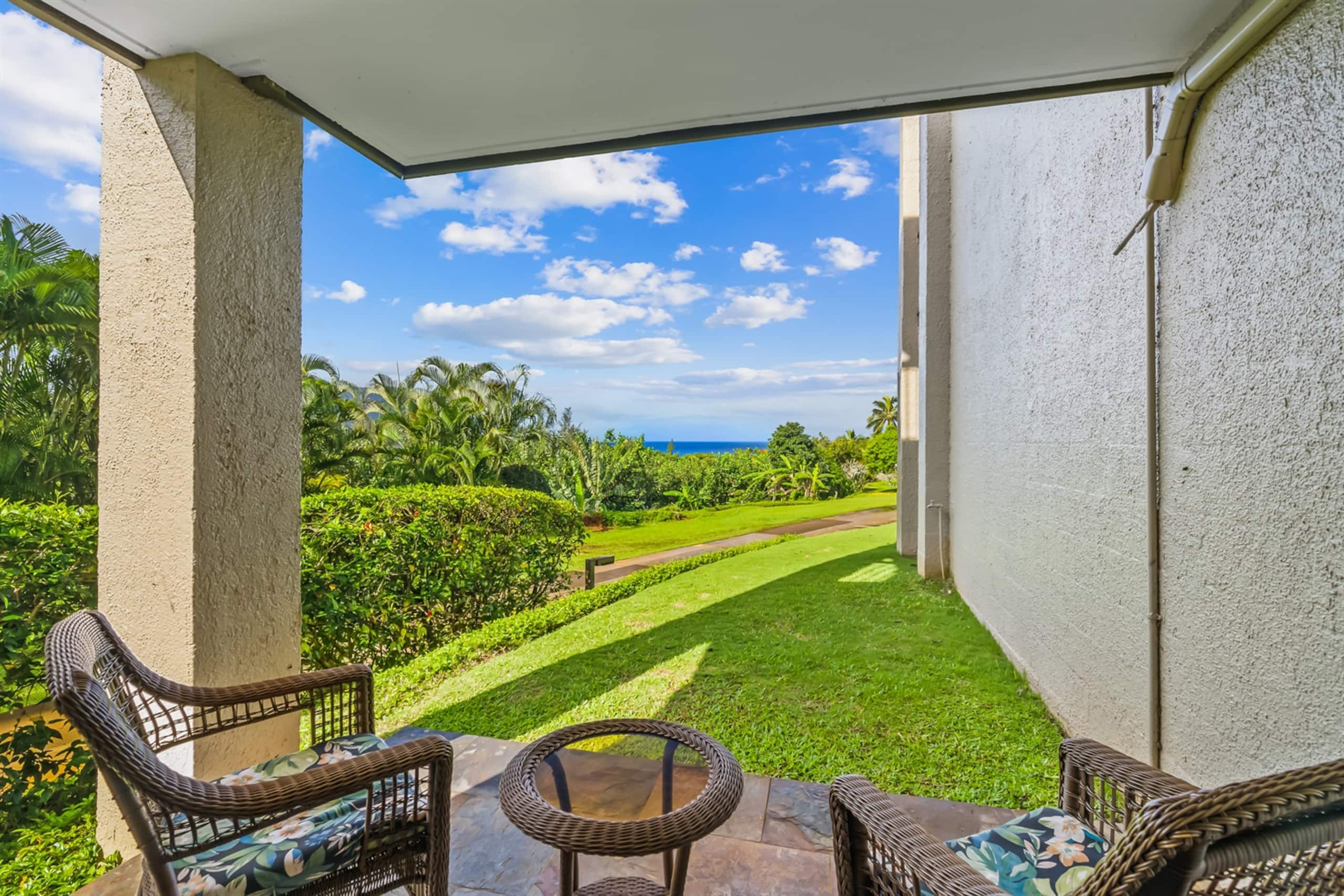 Ocean and Bali Hai view. Cold AC Private Lanai - Photo 9