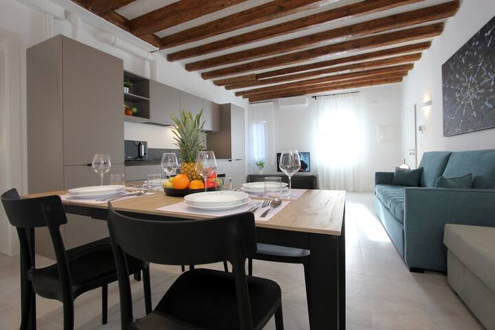 Residence Modern Art 3 gallery image 3