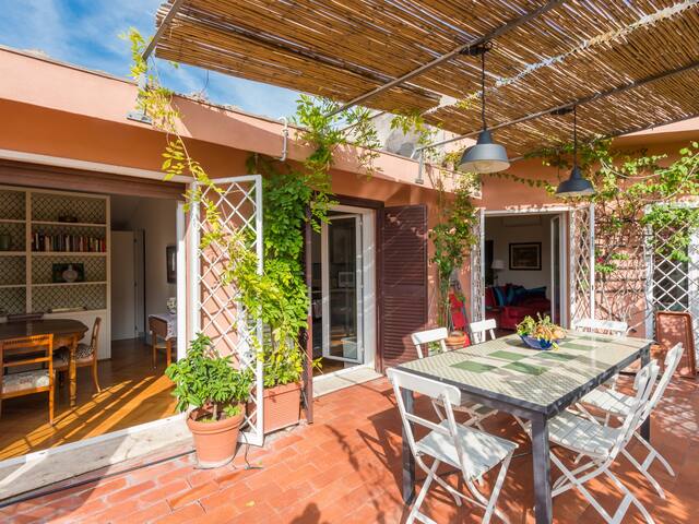 Palazzo Lovatelli Luxury Penthouse gallery image 5