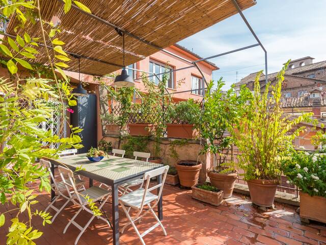 Palazzo Lovatelli Luxury Penthouse gallery image 4