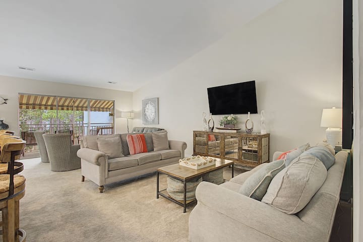 Roomy Villa W/ Balcony Stunning Views, Hilton Head - Bluffton, SC
