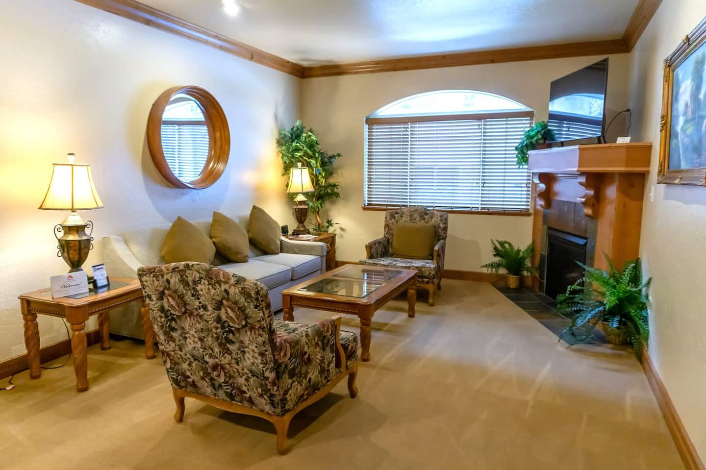 Midway~Heated Pool, Tubing & Ice Skating Villa1076