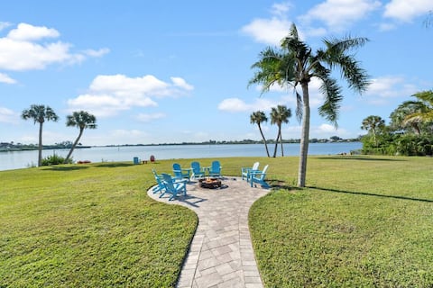 Top performing Airbnb: Bayfront Lemon Bay estate / pool & game room in Englewood