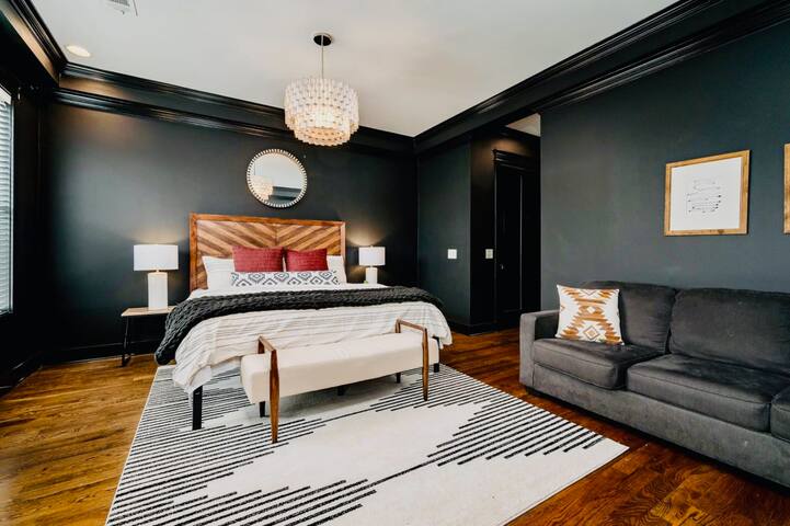 Downtown (Belmont)｜4 story/3 Kings & Rooftop Deck! gallery image 4