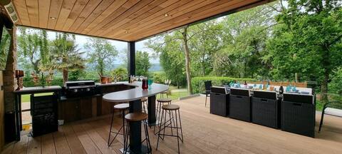 Kingsley Paddocks - with outdoor bar & hot tub