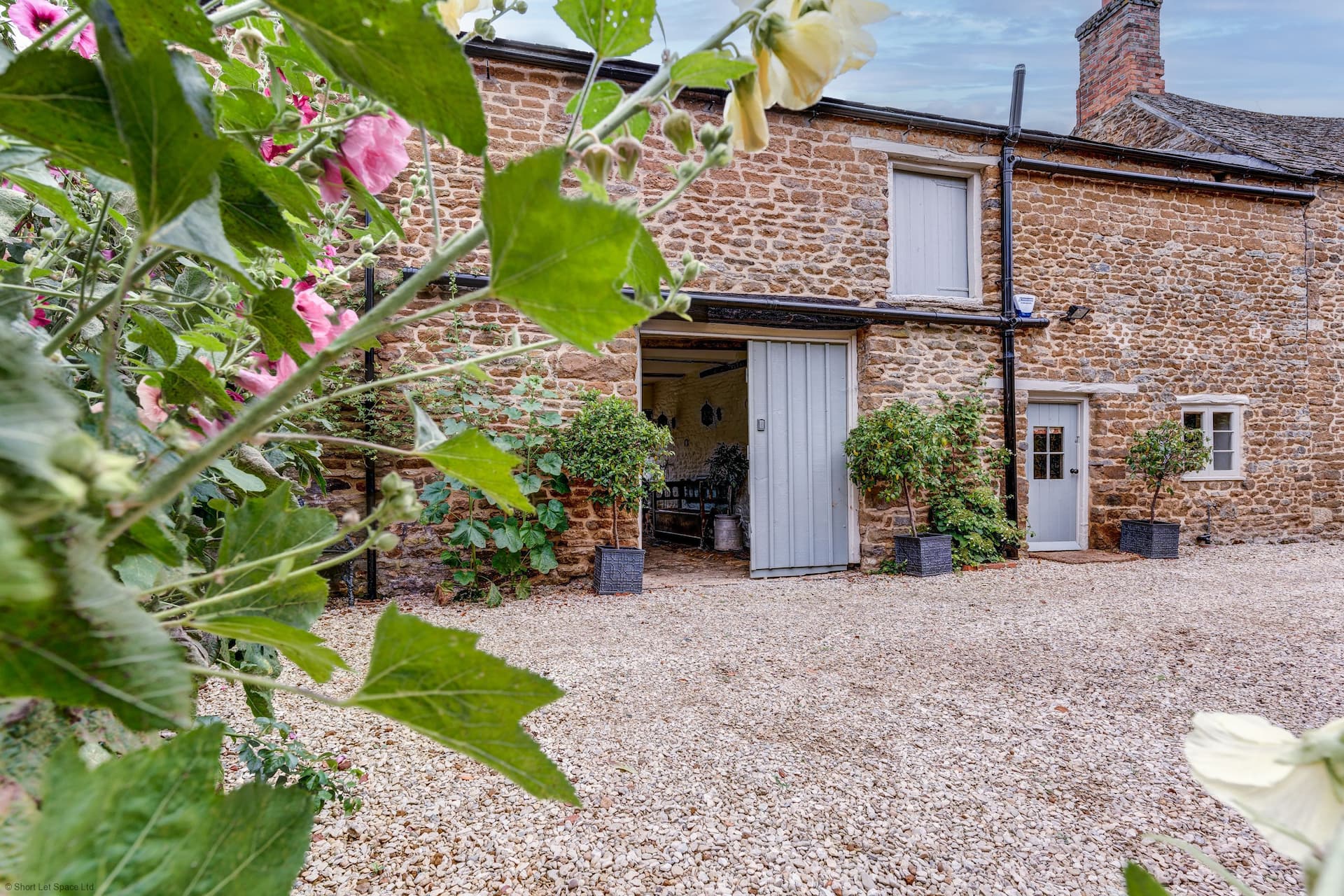 The Hayloft: Charming Cotswolds Retreat For Two