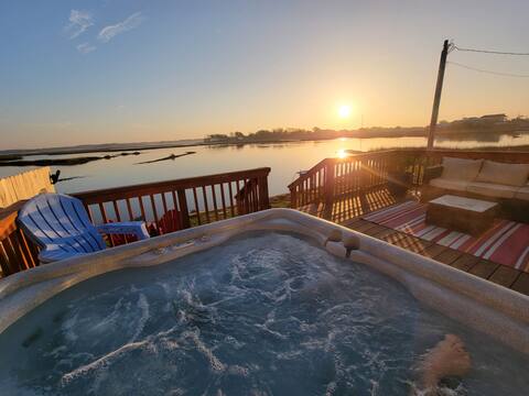 Waterfront Home with hottub, kayak, and jon boat