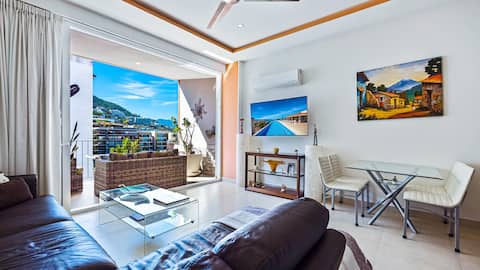 Popular Airbnb listing: Penthouse Oceanview 1 block Malecon bars shops ZR in Puerto Vallarta