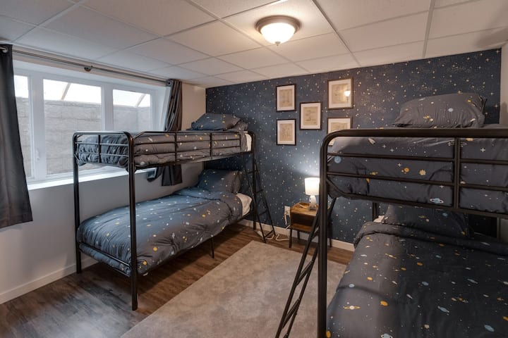3rd bedroom with twin/twin bunks