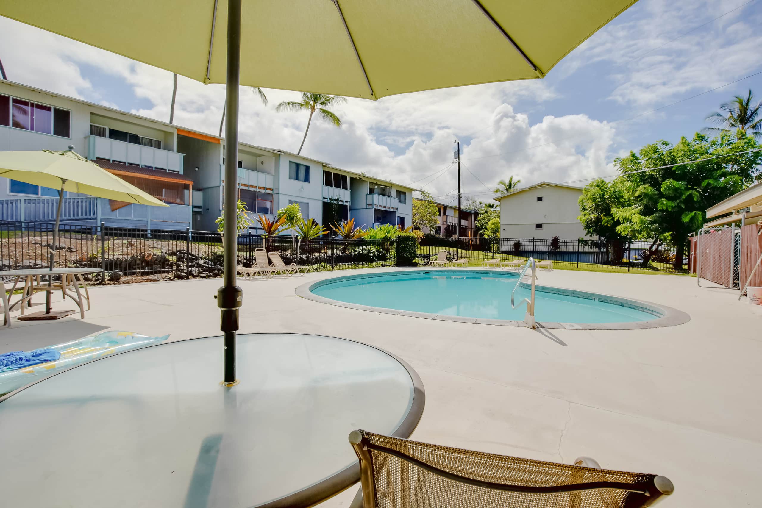 Condo in Kailua-Kona · ★4.64 · 1 bedroom · 1 bed · 1 shared bath - Image 3
