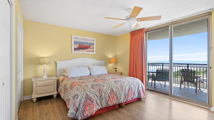 Cama King en el dormitorio principal