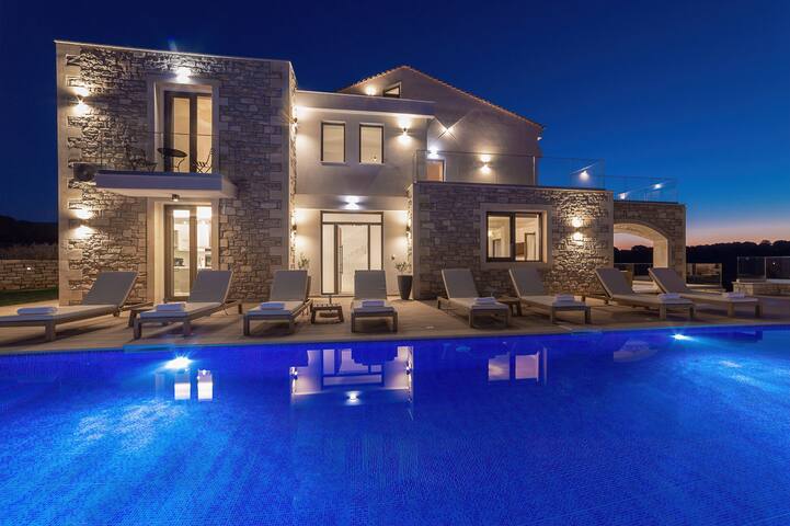 Grand Resort Villa gallery image 4