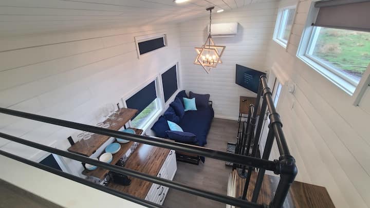 Sala de estar interior: cama doble/sofá