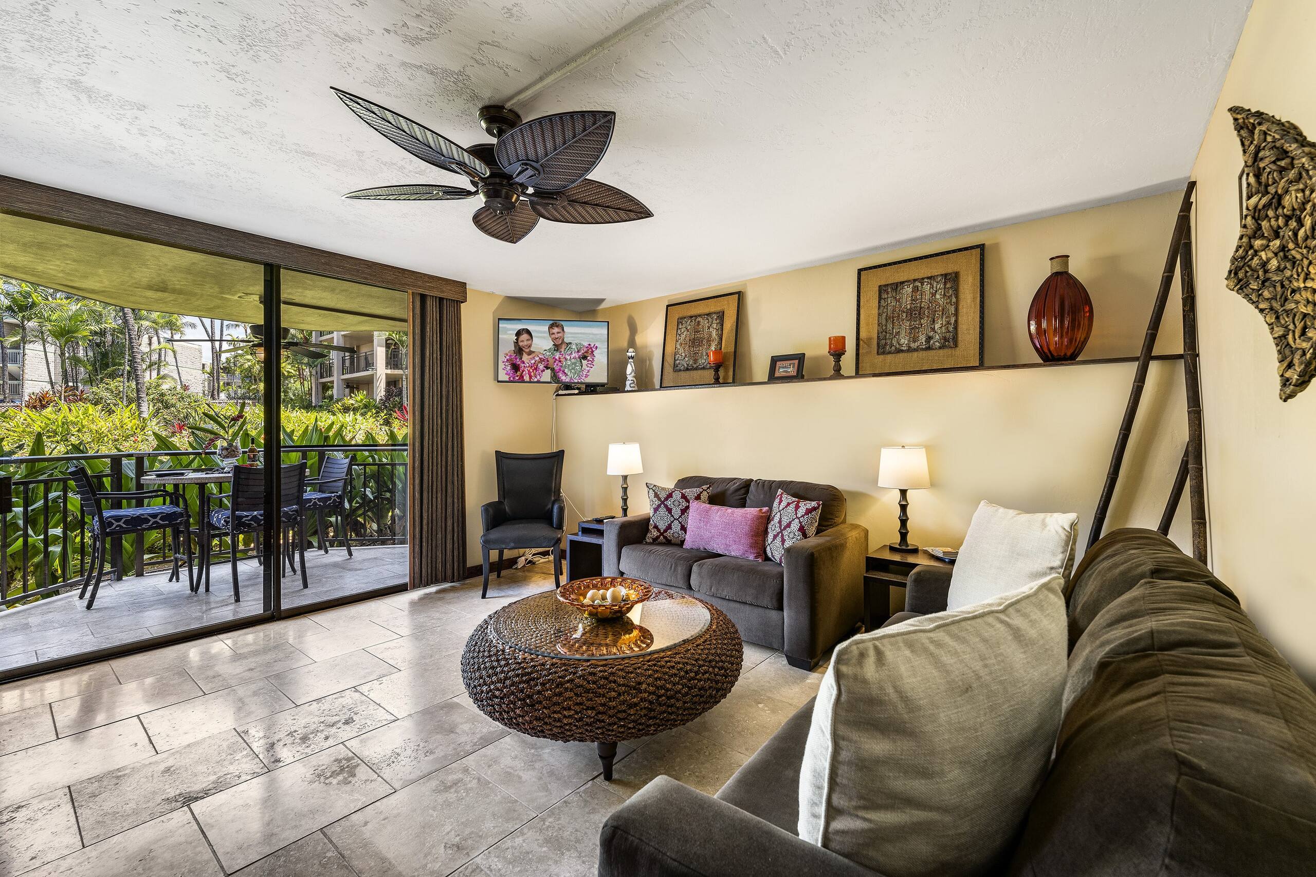 Condo in Kailua-Kona · ★4.43 · 1 bedroom · 2 beds · 1 bath - Image 3