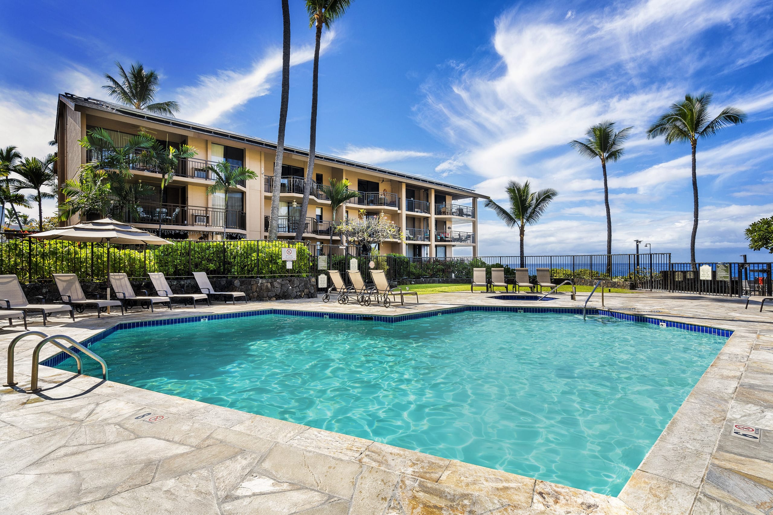 Condo in Kailua-Kona · ★4.43 · 1 bedroom · 2 beds · 1 bath - Image 17