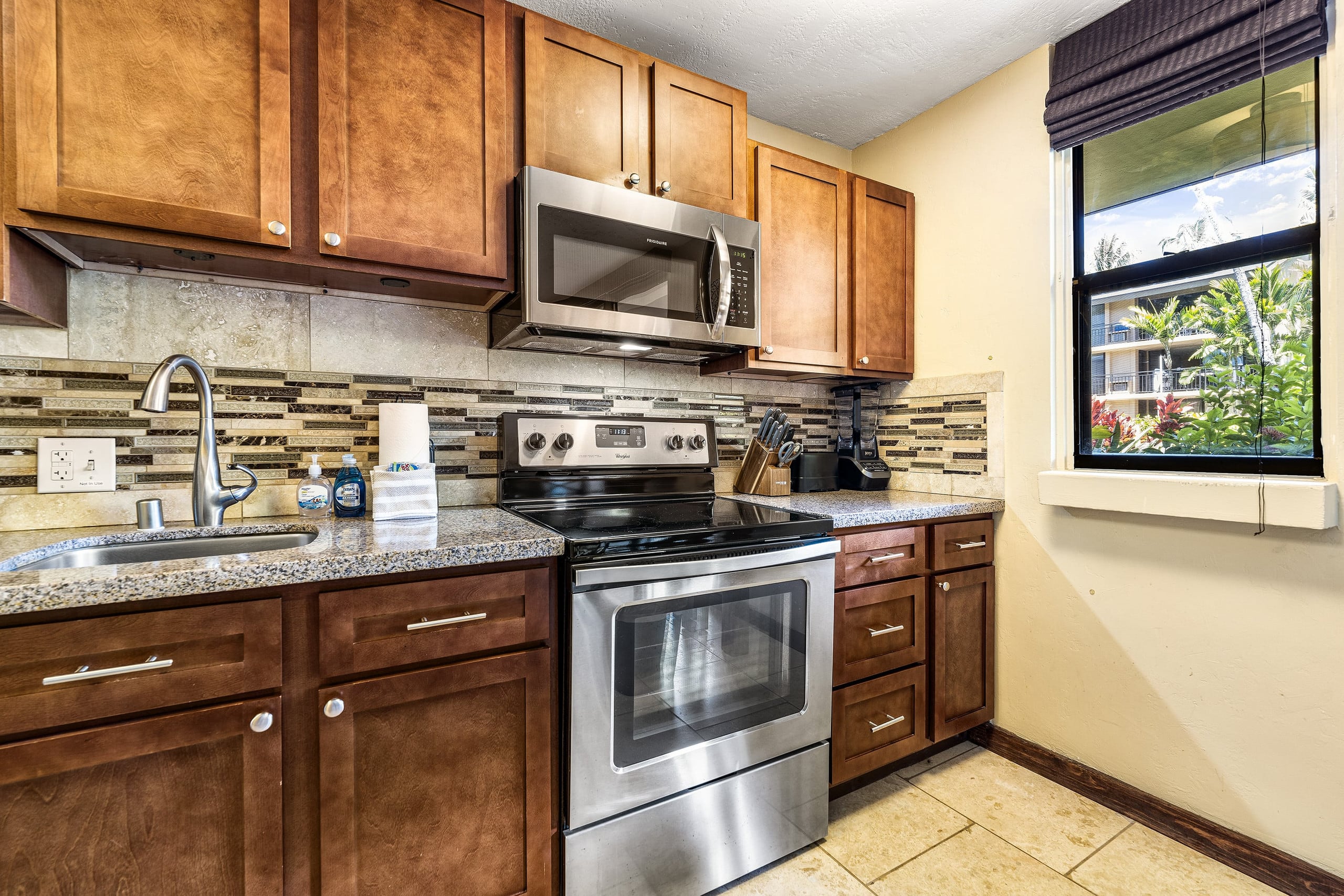 Condo in Kailua-Kona · ★4.43 · 1 bedroom · 2 beds · 1 bath - Image 12