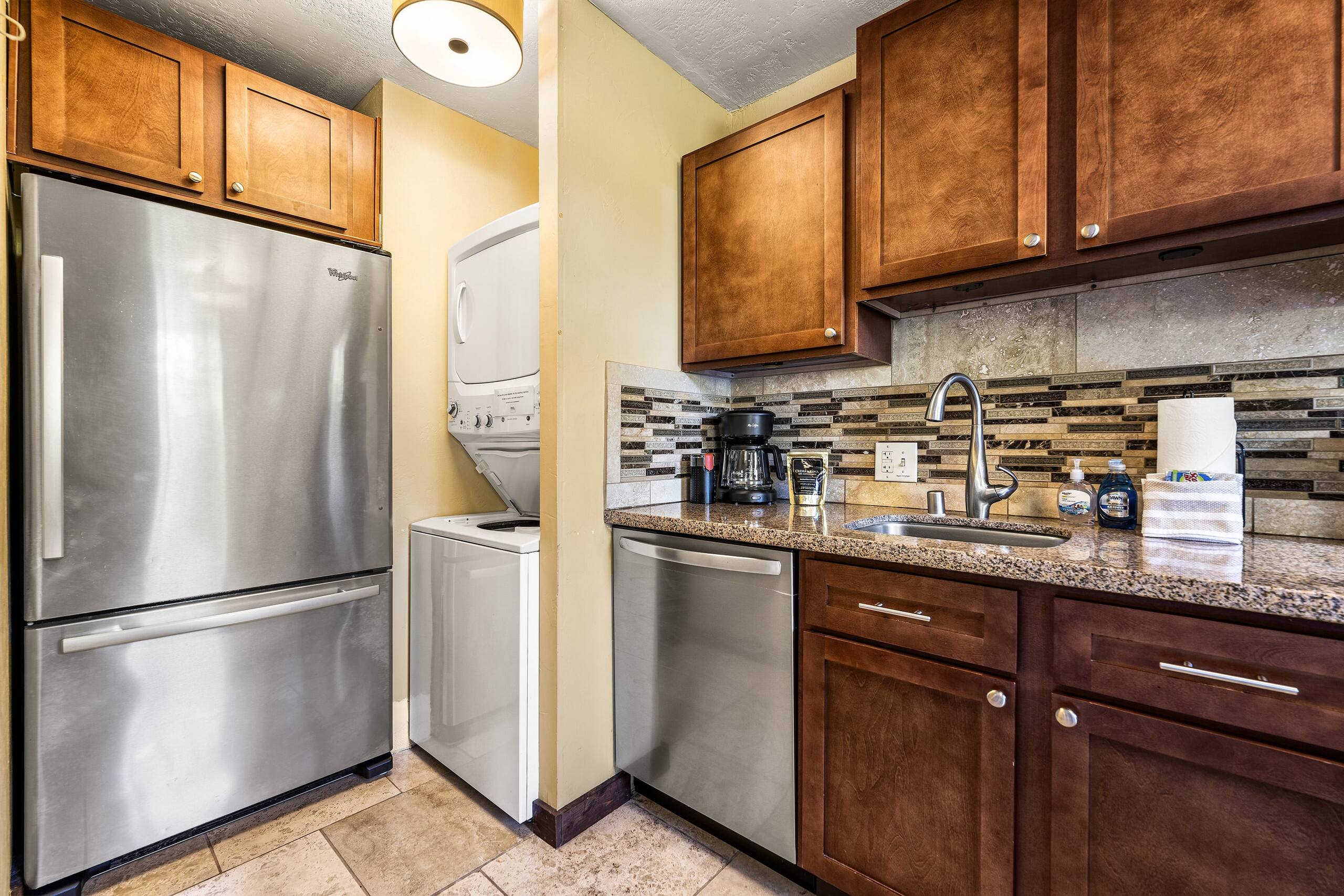 Condo in Kailua-Kona · ★4.43 · 1 bedroom · 2 beds · 1 bath - Image 13