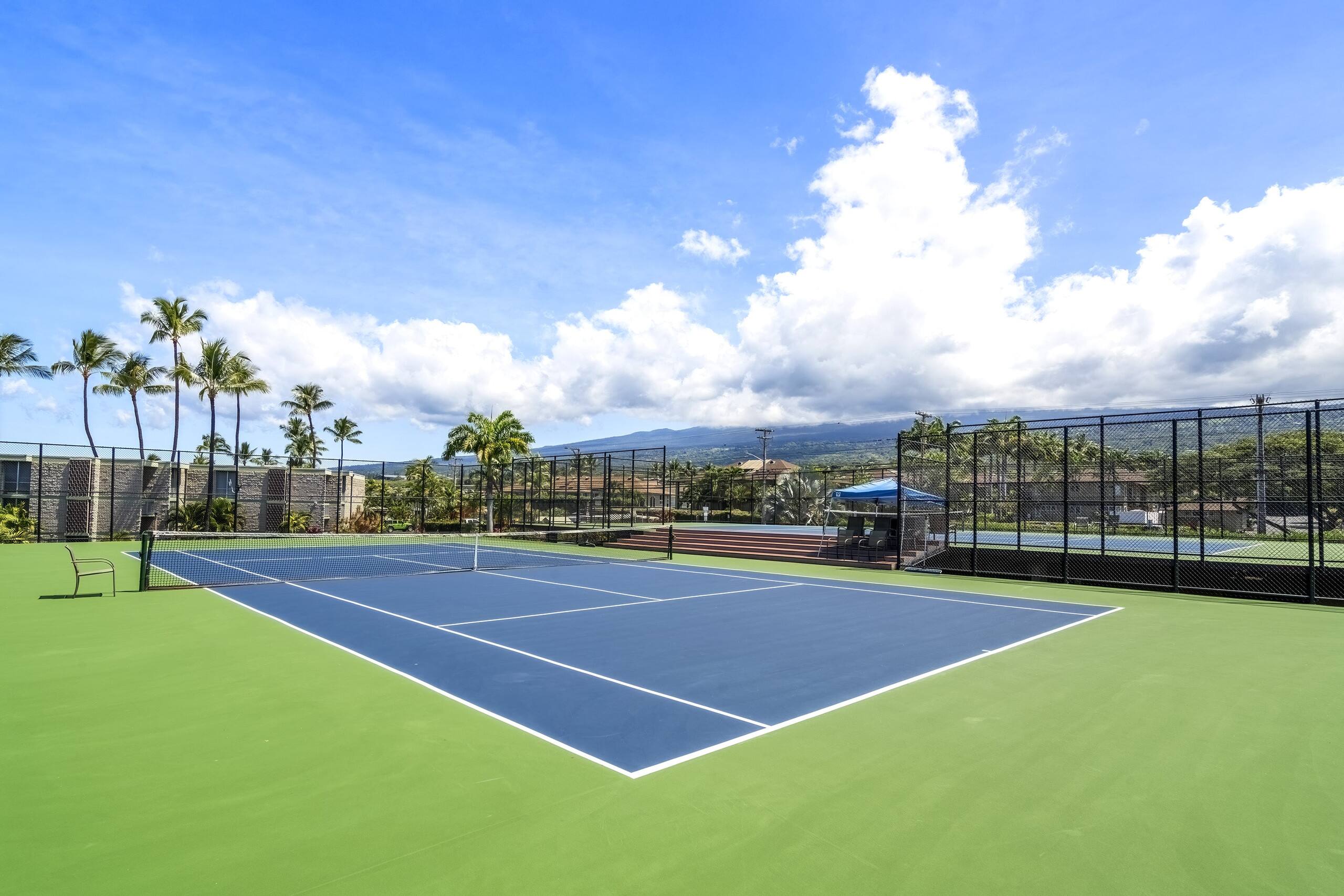 Condo in Kailua-Kona · ★4.43 · 1 bedroom · 2 beds · 1 bath - Image 5