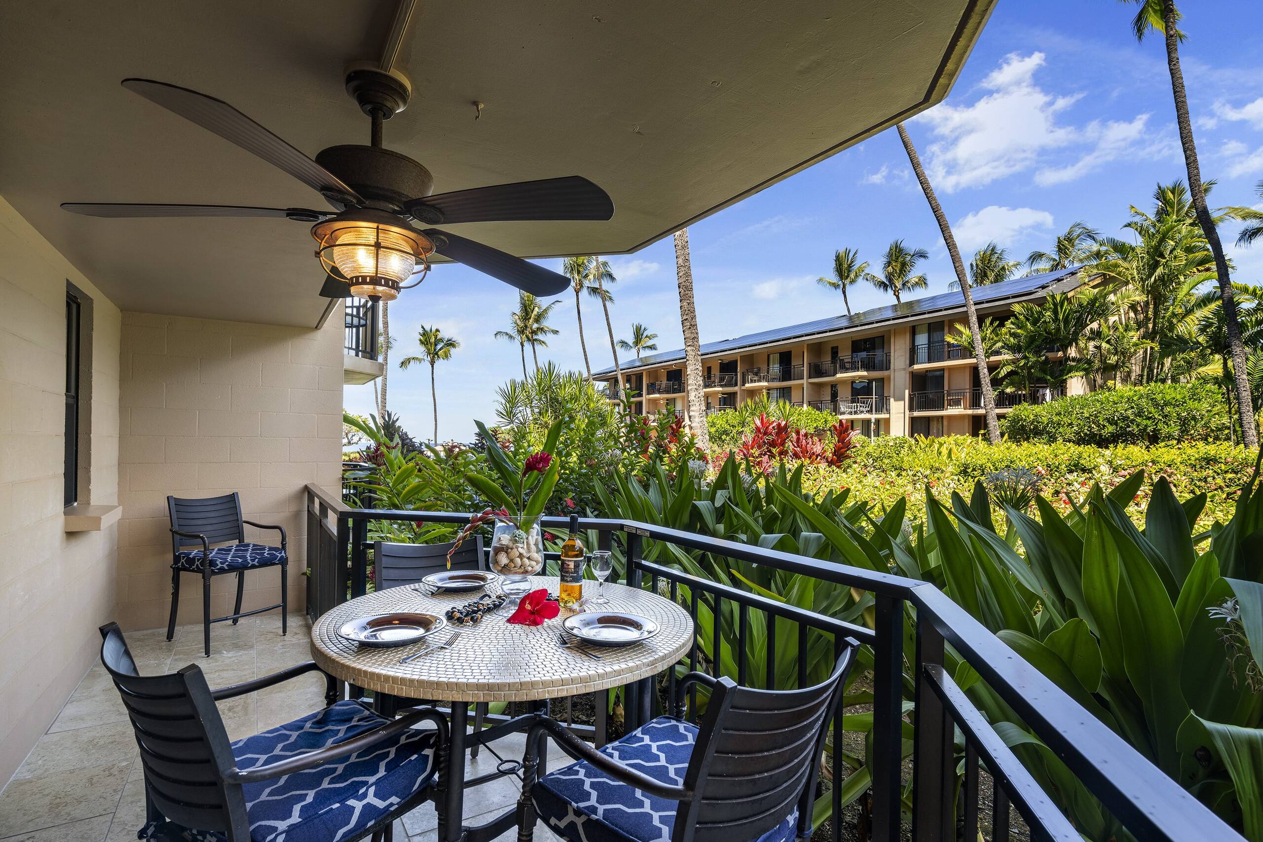 Condo in Kailua-Kona · ★4.43 · 1 bedroom · 2 beds · 1 bath - Image 1