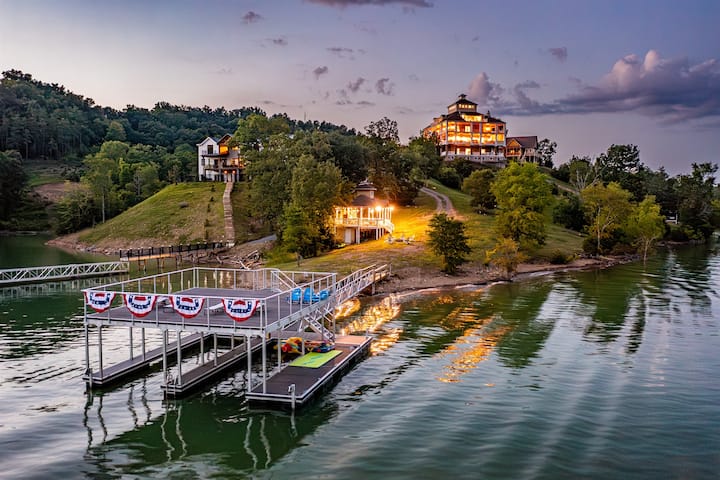 Ultimate Luxury Lake Estate -Sleeps 22|dock|chef k - Houses for