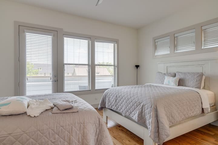 Dhoma e gjumit 1 - Kati 2. 2 krevate të plotë.