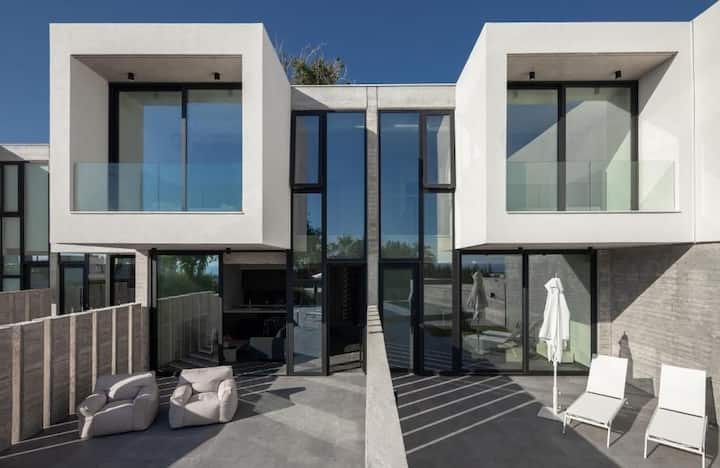 R 1441 Sunset Park Villa I With Private Pool, Private Balcony & Veranda. - Paphos