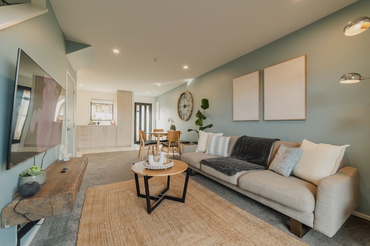 Stones Throw From The Stadium & Hot Tub - Christchurch