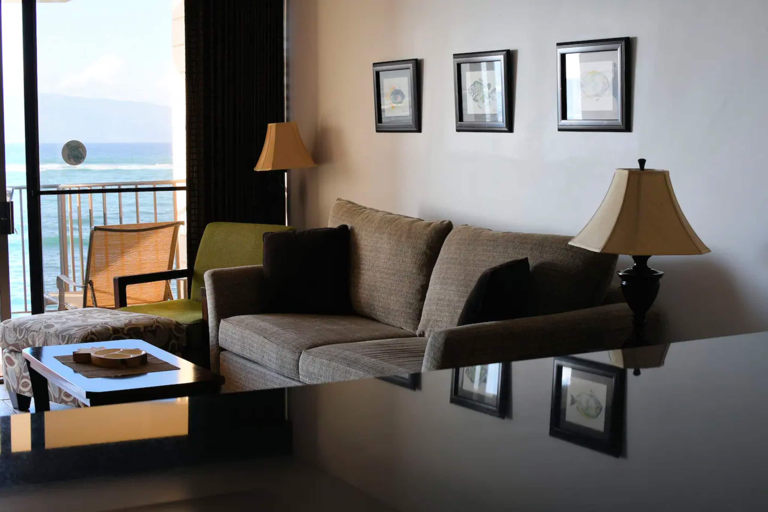 Condo in Lahaina · ★4.91 · 1 bedroom · 2 beds · 1 private bath - Image 3
