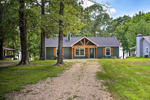 Charming Lake Fork Cottage w/ Screened-In Porch!