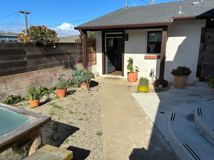 Cozy Morro Bay Bungalo - California