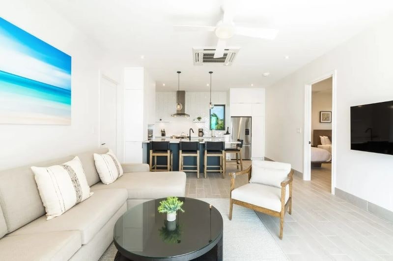 Amazing 2 Bedroom Oceanview in Long Bay Beach!