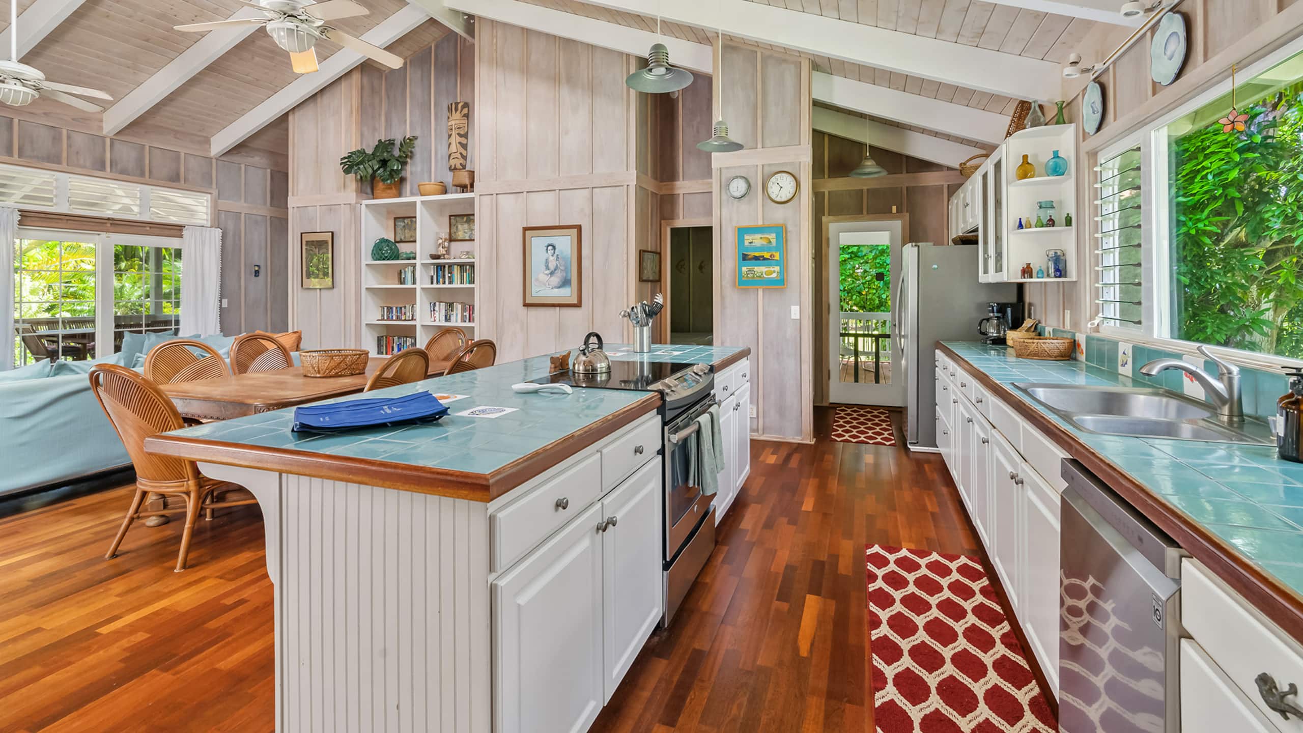 Home in Kilauea · ★4.71 · 3 bedrooms · 4 beds · 2.5 baths - Image 18