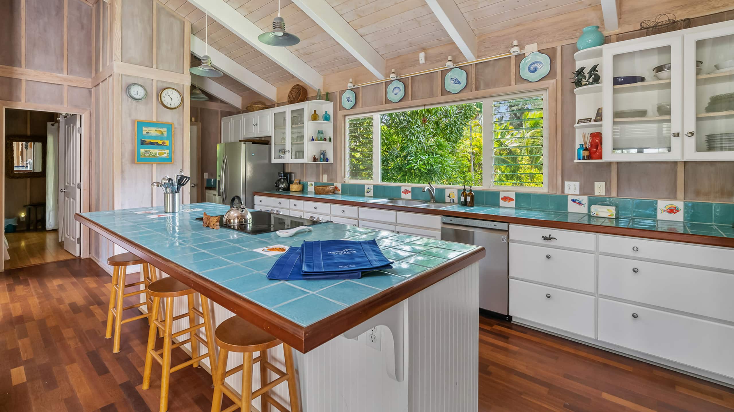 Home in Kilauea · ★4.71 · 3 bedrooms · 4 beds · 2.5 baths - Image 16