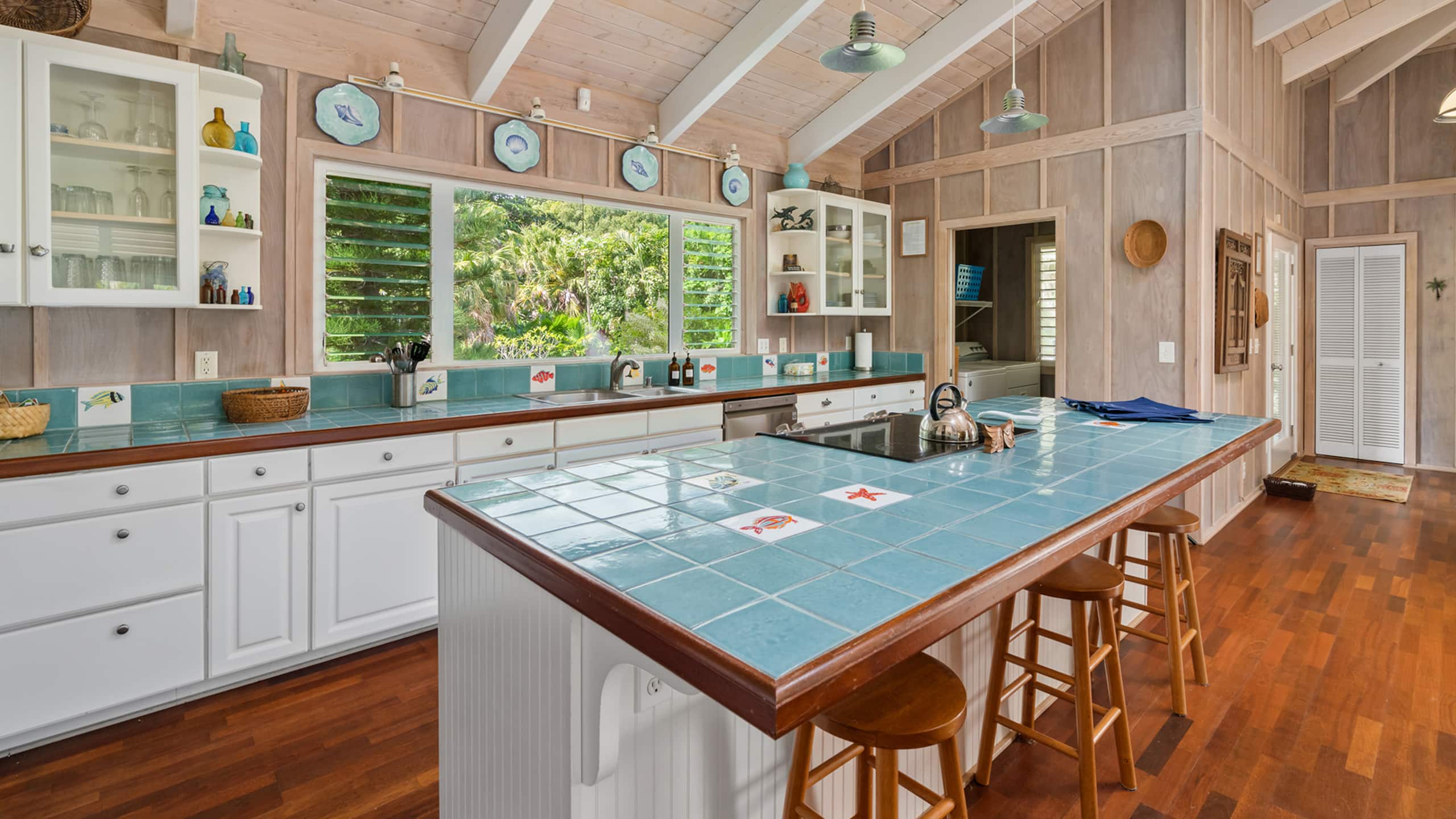 Home in Kilauea · ★4.71 · 3 bedrooms · 4 beds · 2.5 baths - Image 17