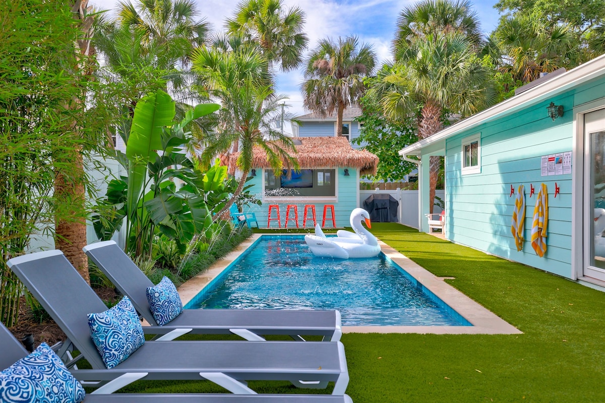 Tropical Modern | Pool, Walk to Beach, 2 En Suites