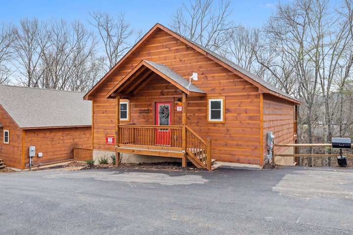 Win A Bear Is A New Cabin Located In Pigeon Forge - Pigeon Forge, TN