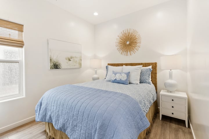 Მეორე საძინებელი მთავარ სართულზე, დედოფალთან ერთად