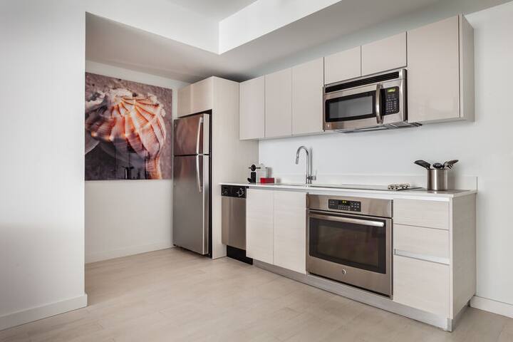 BeachWalk 2BR FullKitchen QuietSouthSide 3rd Floor gallery image 4