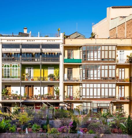 Elegant and historic 3BD in Pl Urquinaona! gallery image 2