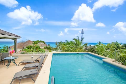 Ocean views, shared rooftop pool: Beacon Hill Surf