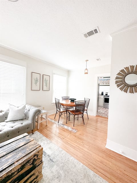 Kalmia Suite C - Centrally Located Downtown