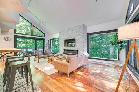 Near Ski Resorts: Harbor Springs Home w/ Fire Pit!