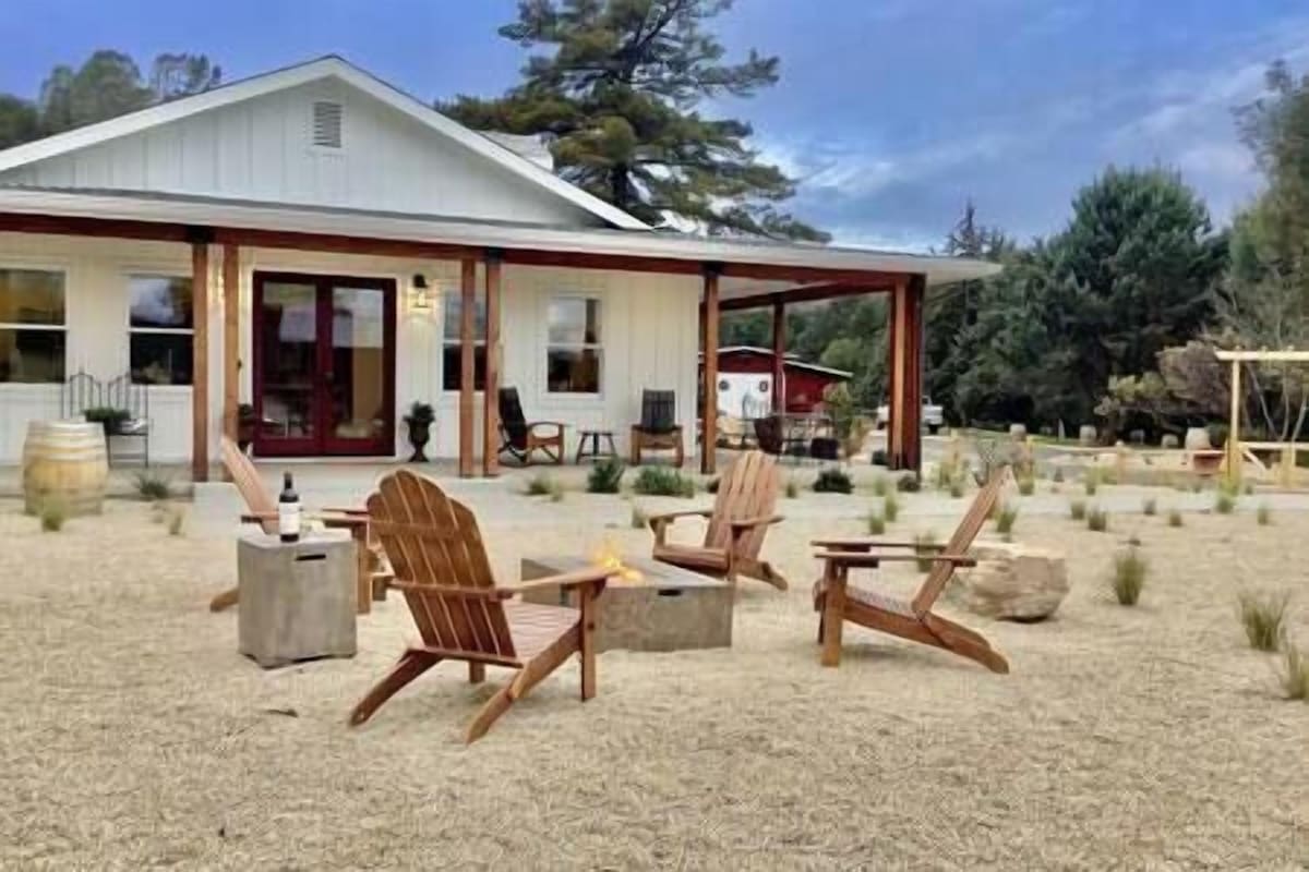 The Quintessential Vintage Barn~ Prime West Paso - Barns for Rent