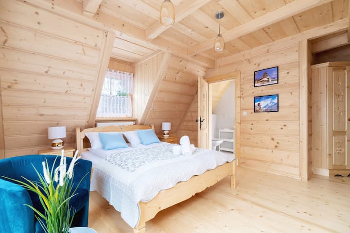 Kiti cha kustarehesha, cha bluu cha baharini.